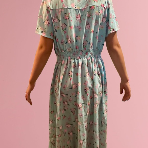 Woman’s Floral Button Up Dress - Picture 3 of 5